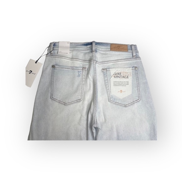 new 7 For All Mankind ® ㋛ Luxe Edie Destroy Rip Knee Crop Jeans ㋛ Vintage Cloud - Picture 5 of 16